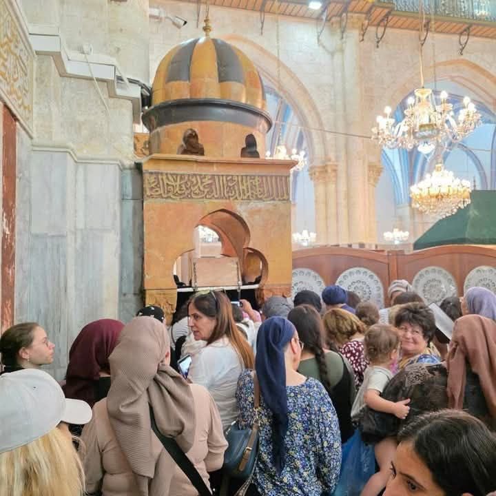 Settlers Desecrating Al-Ibrahimi Mosque in Hebron