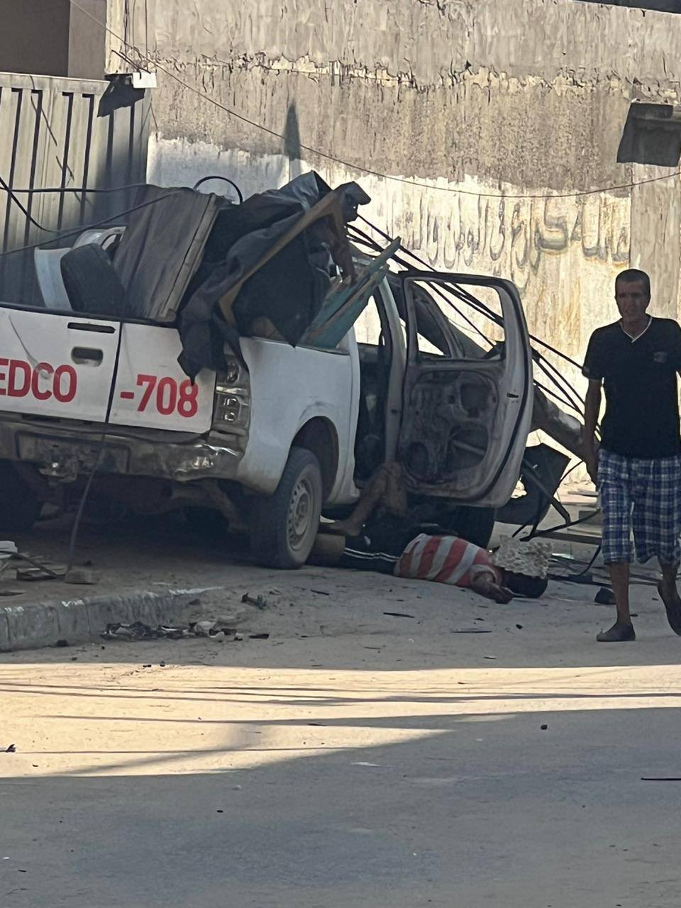 Eight killed in Israeli bombing of vehicle in Khan Younis