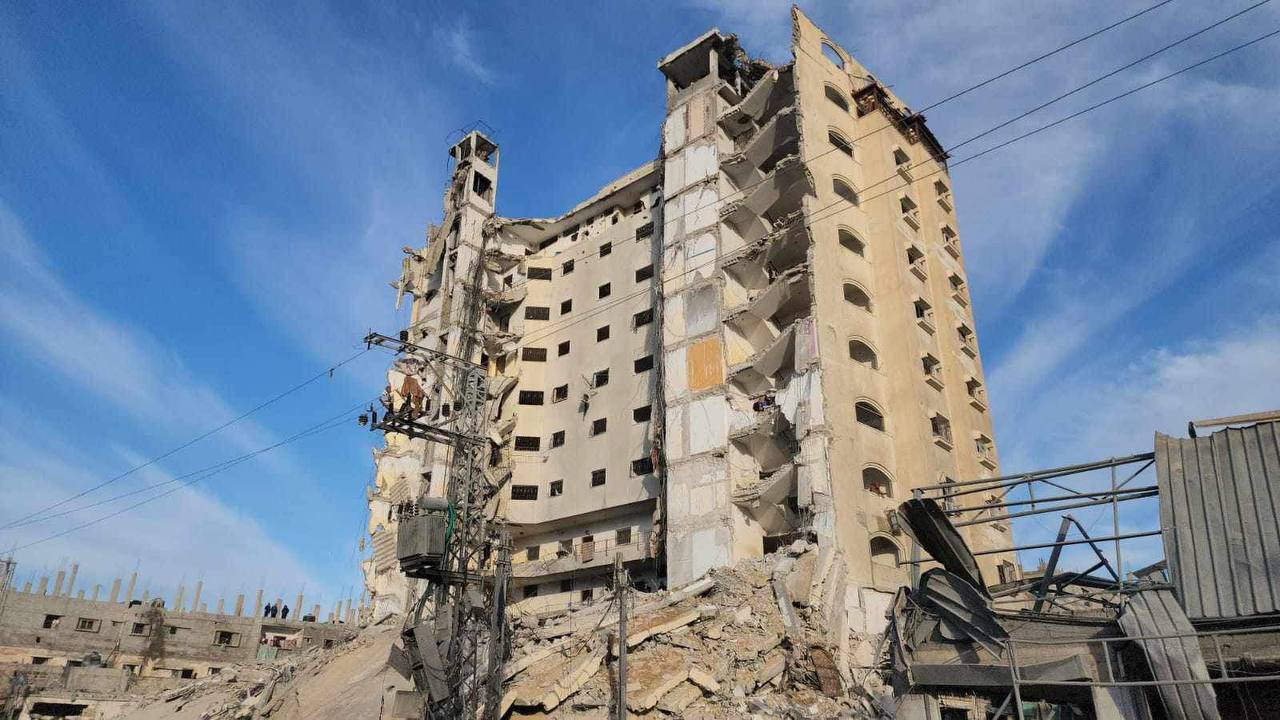 Israeli warplanes bomb Almasri Tower in Rafah