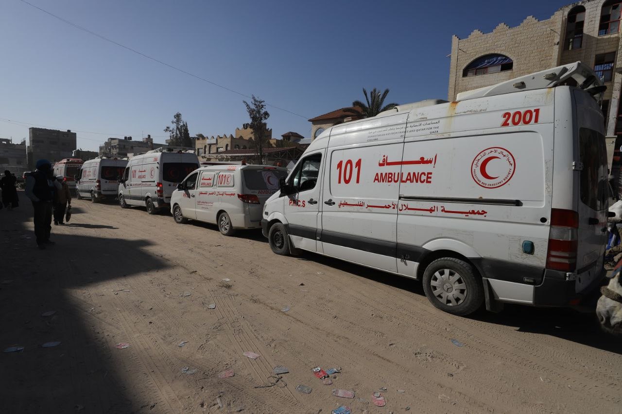 Red Crescent Evacuates 126 People Including 41 Patients from Gaza