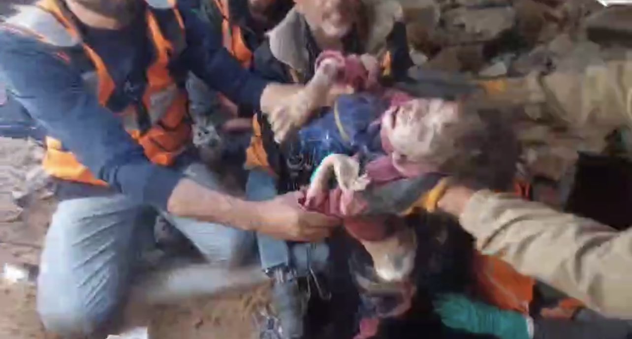 Civil Defence Evacuates 24 from Bombed Homes in Al Shuja’yia