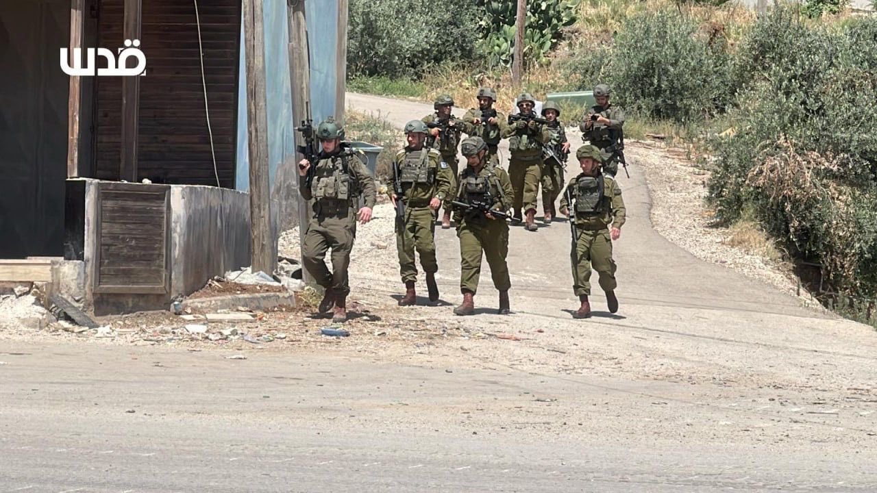Israeli soldiers deployed at al-Farā camp