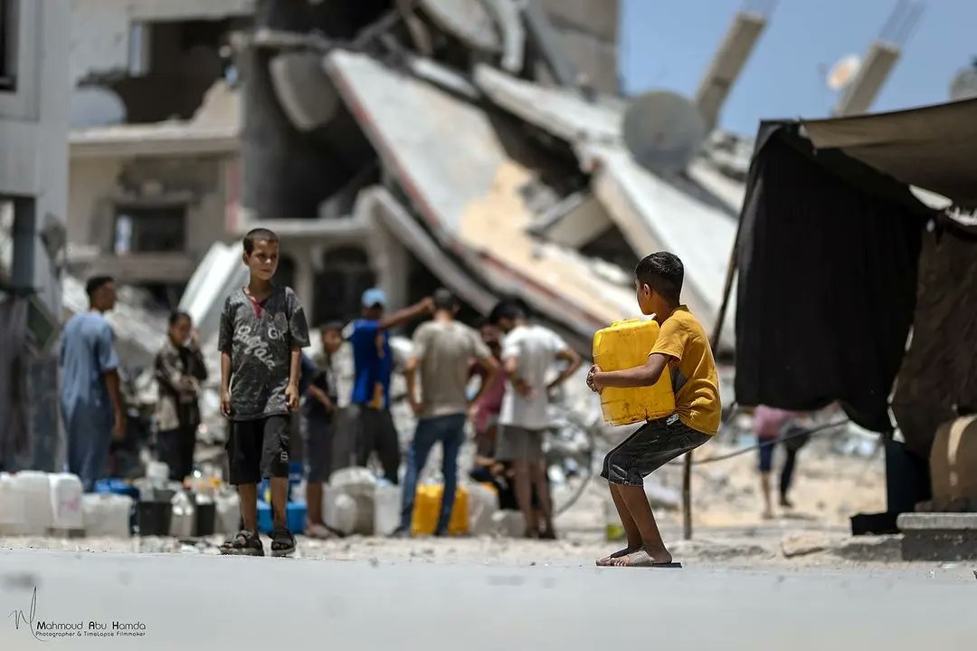 Palestinian Families Seek Shelter in Destroyed School Rubble