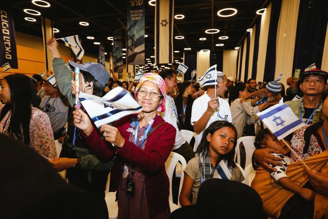 Operation Wings of Dawn brings Bnei Menashe settlers from India
