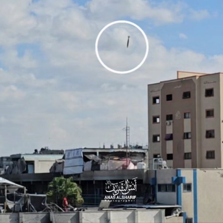 Israeli army bombs homes near UNRWA shelters in Jabalia