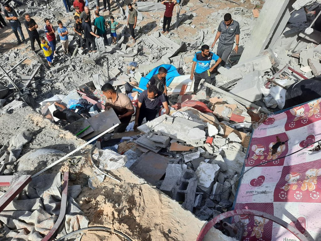 Israeli bombing kills thirteen in Jabalia refugee camp