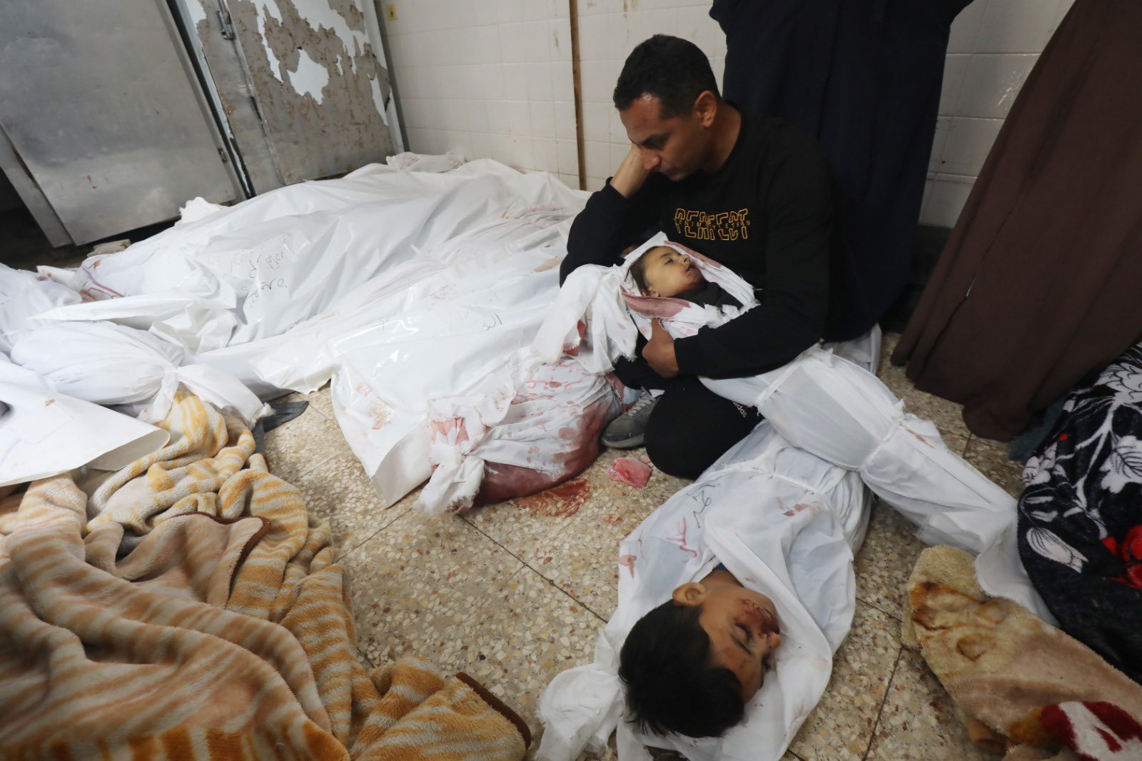 Rafah bombing kills 14 in Abu Yousef family house