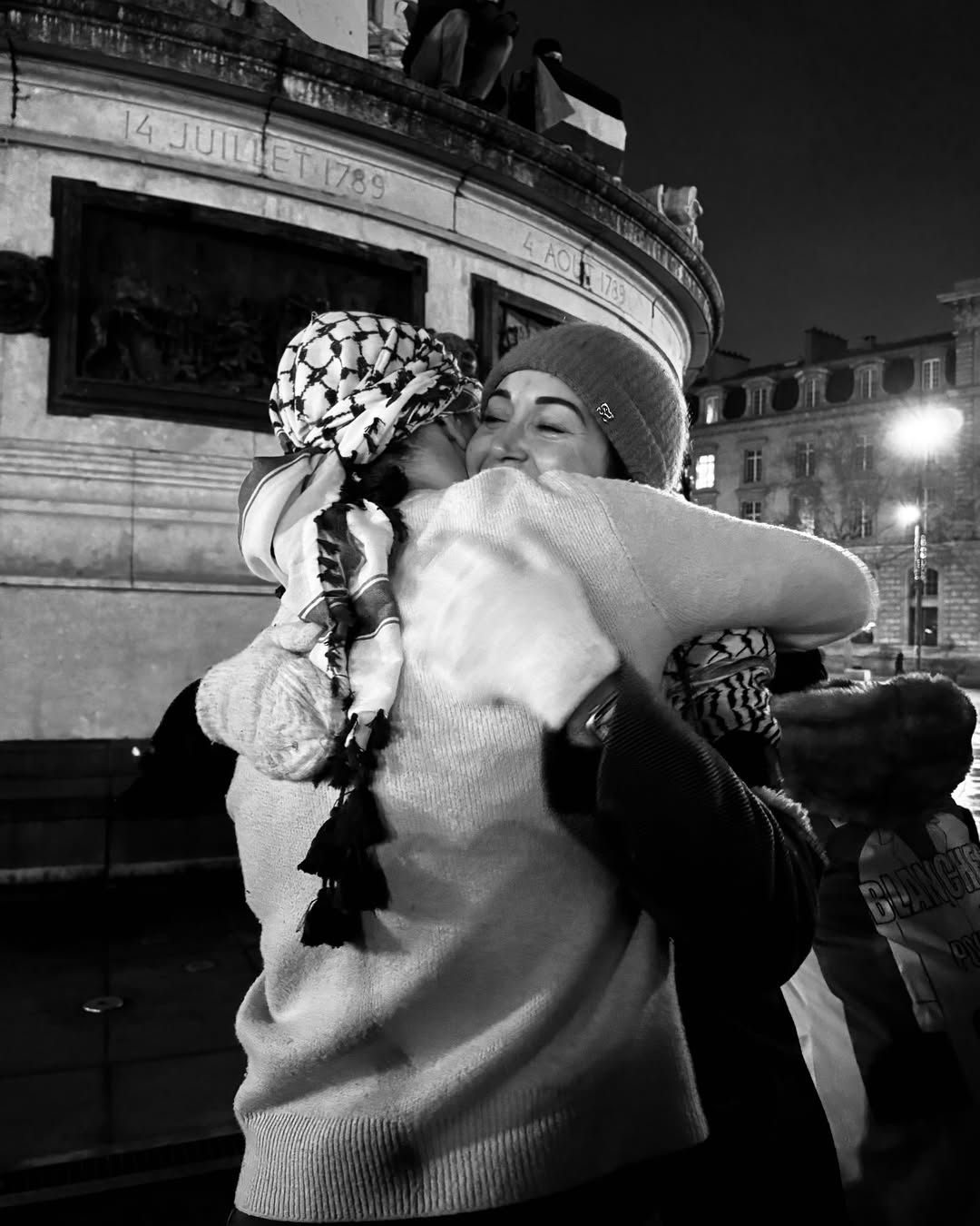 Paris Rally Celebrates Gaza Ceasefire Agreement