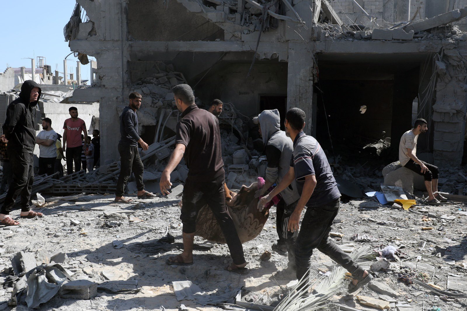 British Doctor Reports Gaza Medical Crisis and Casualties