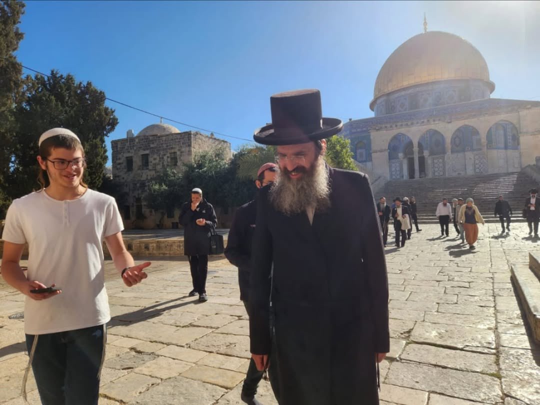 Settlers Storm Al Aqsa Mosque Under Military Protection