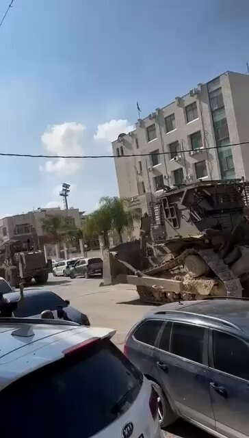 Israeli military vehicles surround Tulkarm city