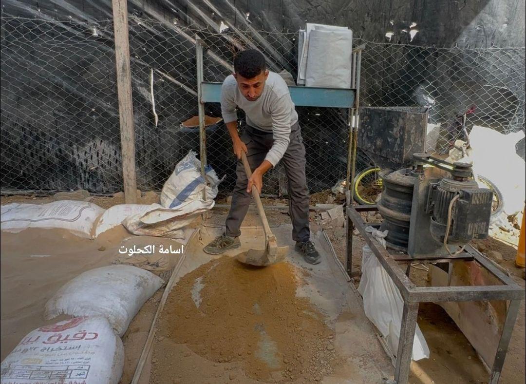 Gazans Innovate Brick-Making from Rubble to Aid Displaced Communities