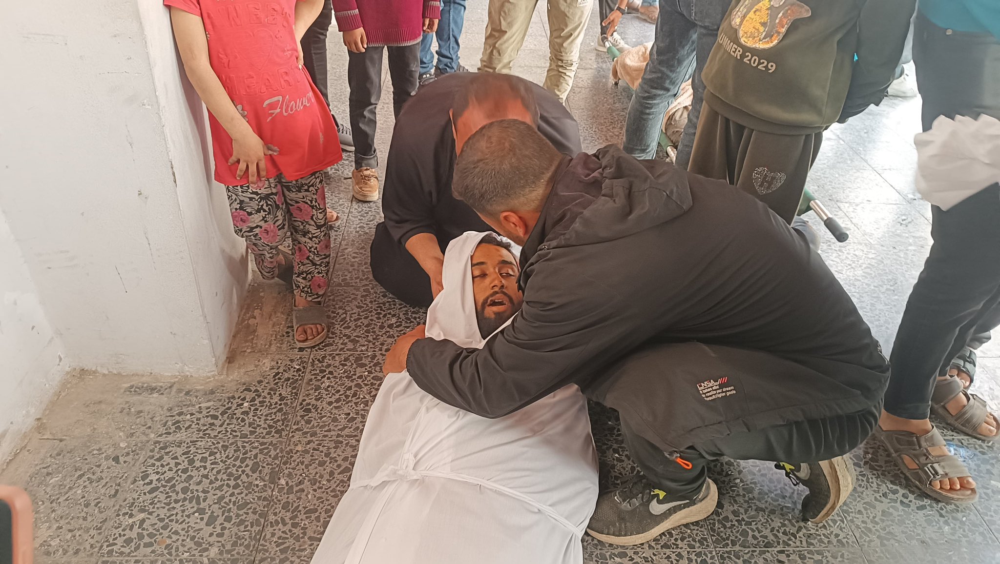 Israeli bombing kills one, wounds several in Deir al Balah