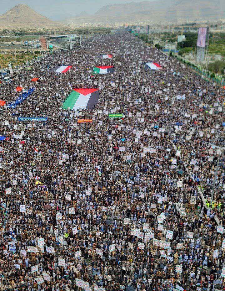 Massive Palestine Protest Continues in Sanaa for 38th Week