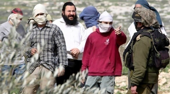 Israeli Settlers Attack Palestinian Vehicles in Salfit