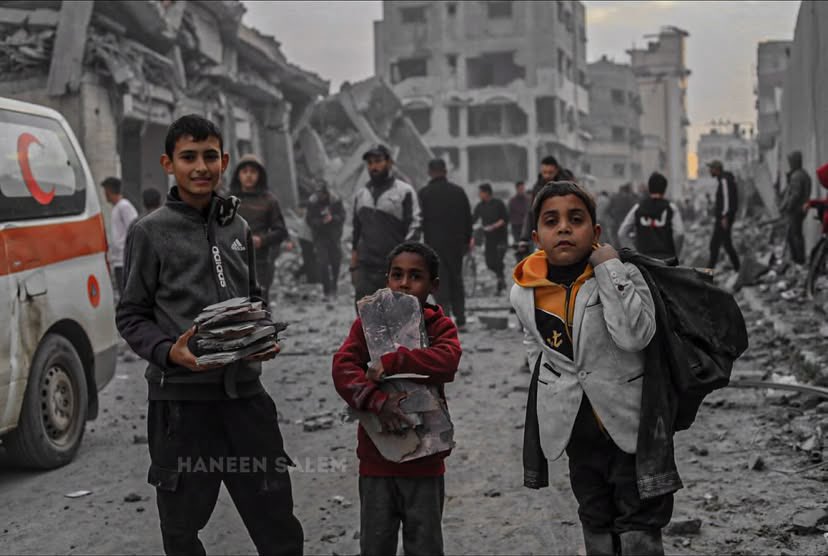 Residential block destroyed in Gaza City Saraya area