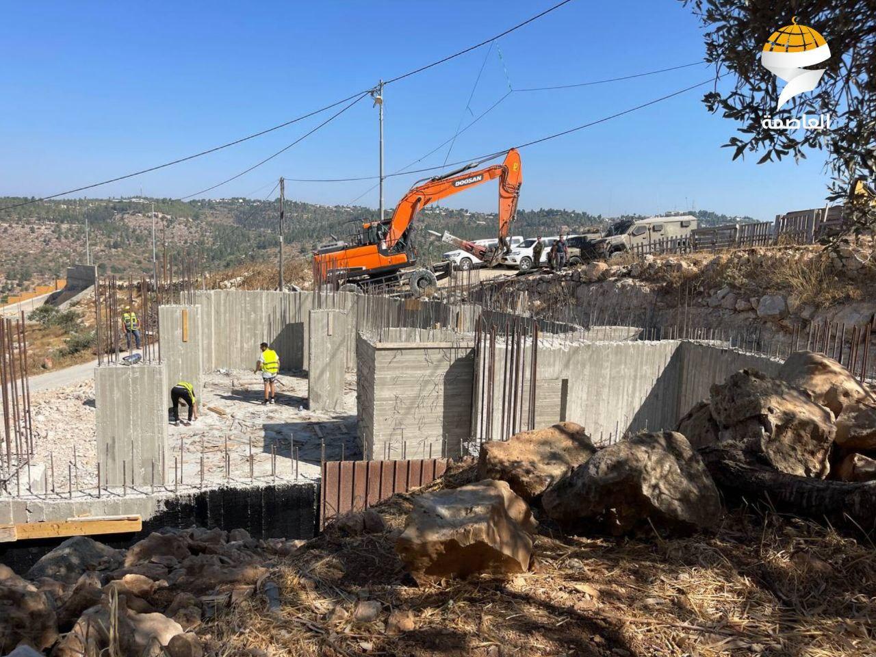 Israeli bulldozers demolish Palestinian homes in Walja, Jerusalem