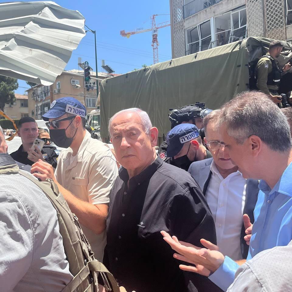 Netanyahu inspects damage from Iranian strikes in Bat Yam