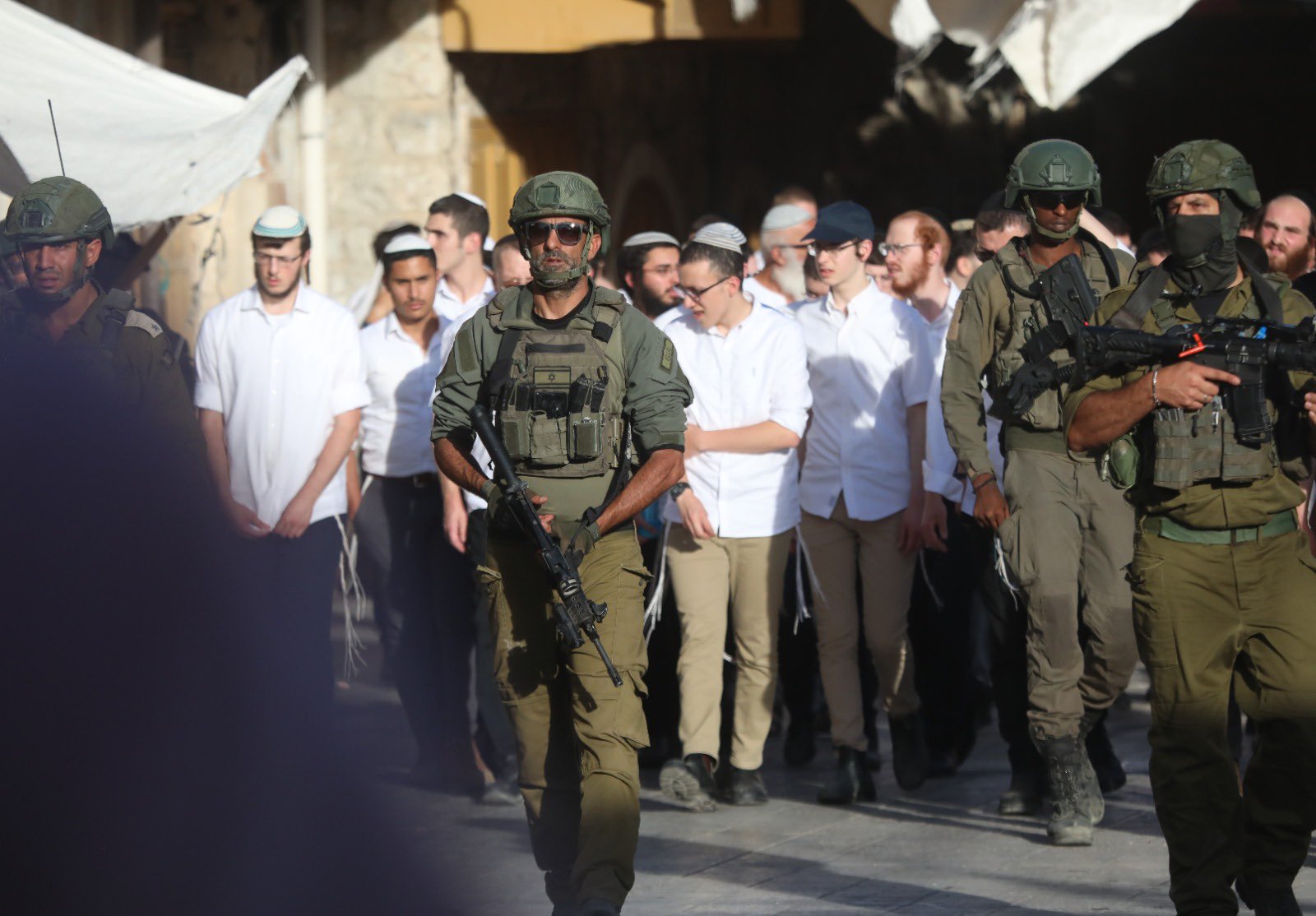 Israeli settlers storm Al Khaleel, desecrate holy sites in West Bank