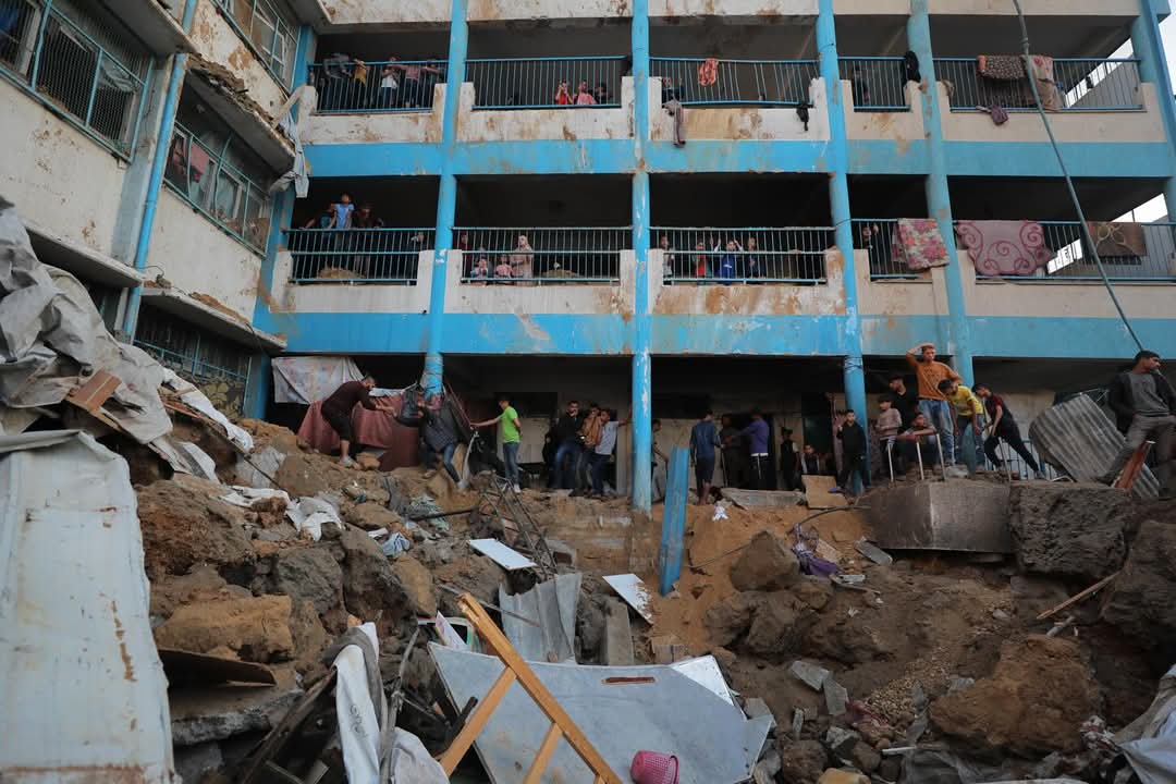 Gaza: 235 shelters bombed, 213 journalists killed