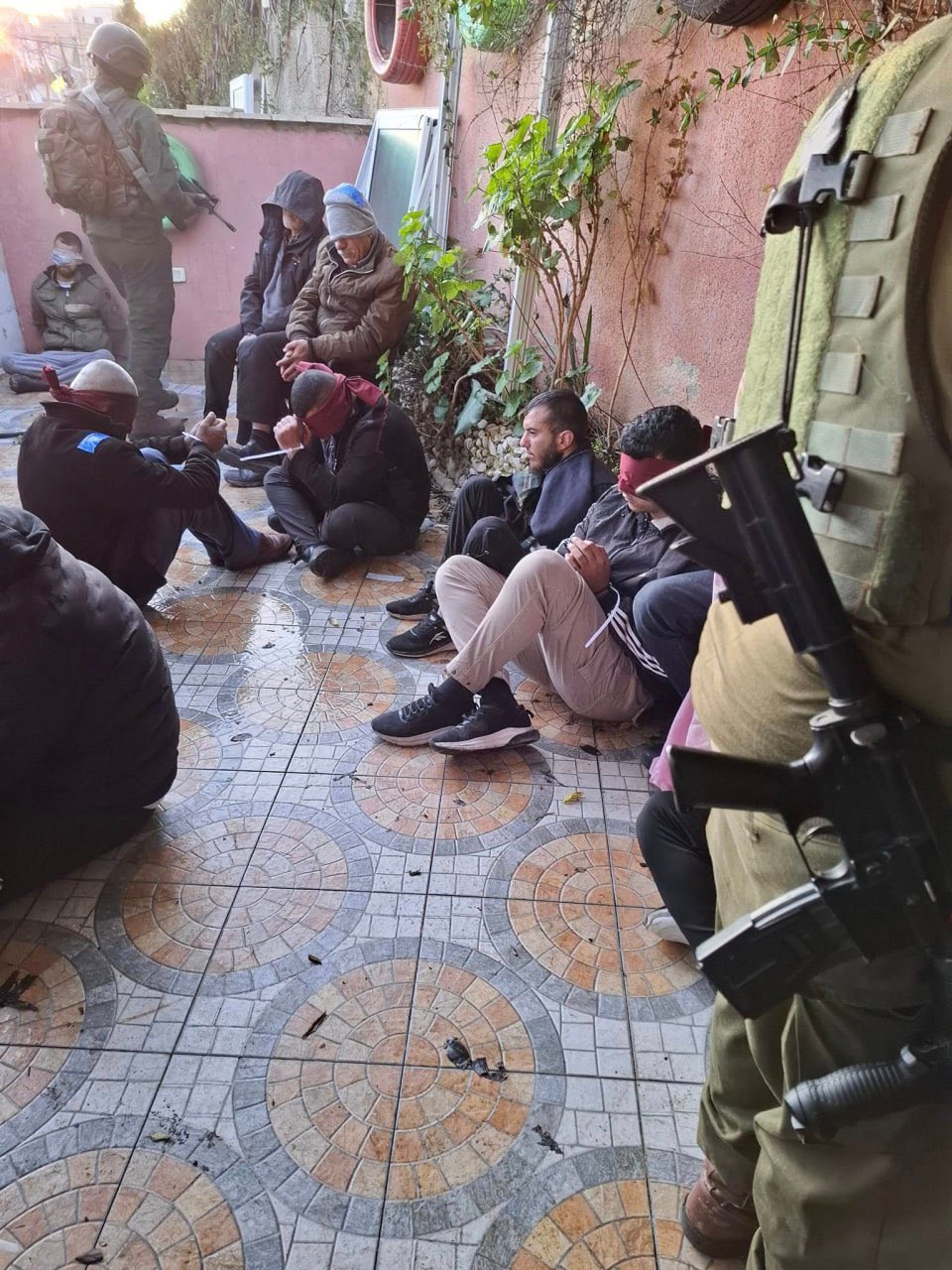 Israeli forces detain 30 Palestinians near Ramallah West Bank