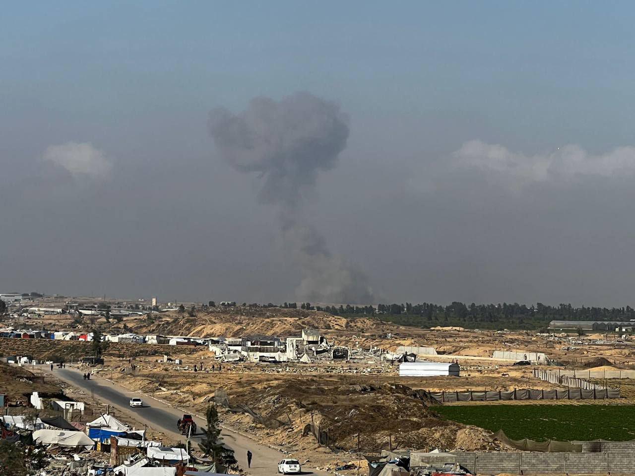 Israeli forces demolish homes west of Rafah, Gaza