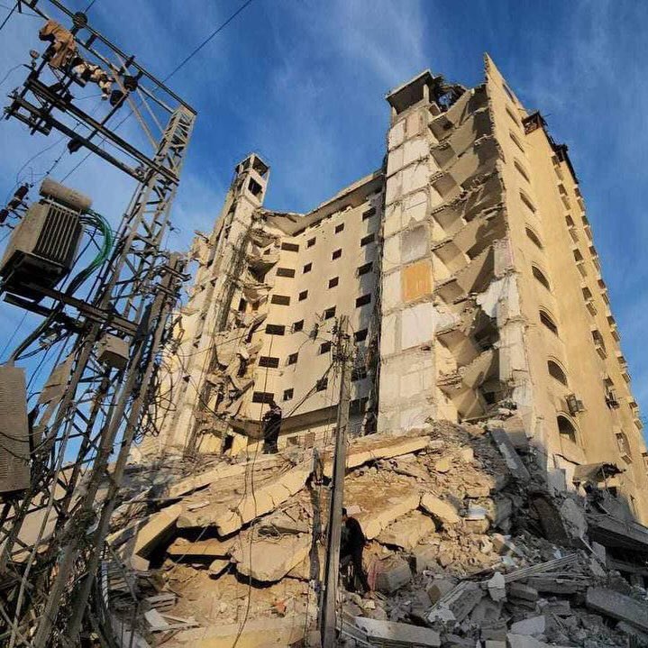 Al Masri Tower Bombed in Rafah Displaces Hundreds of Families