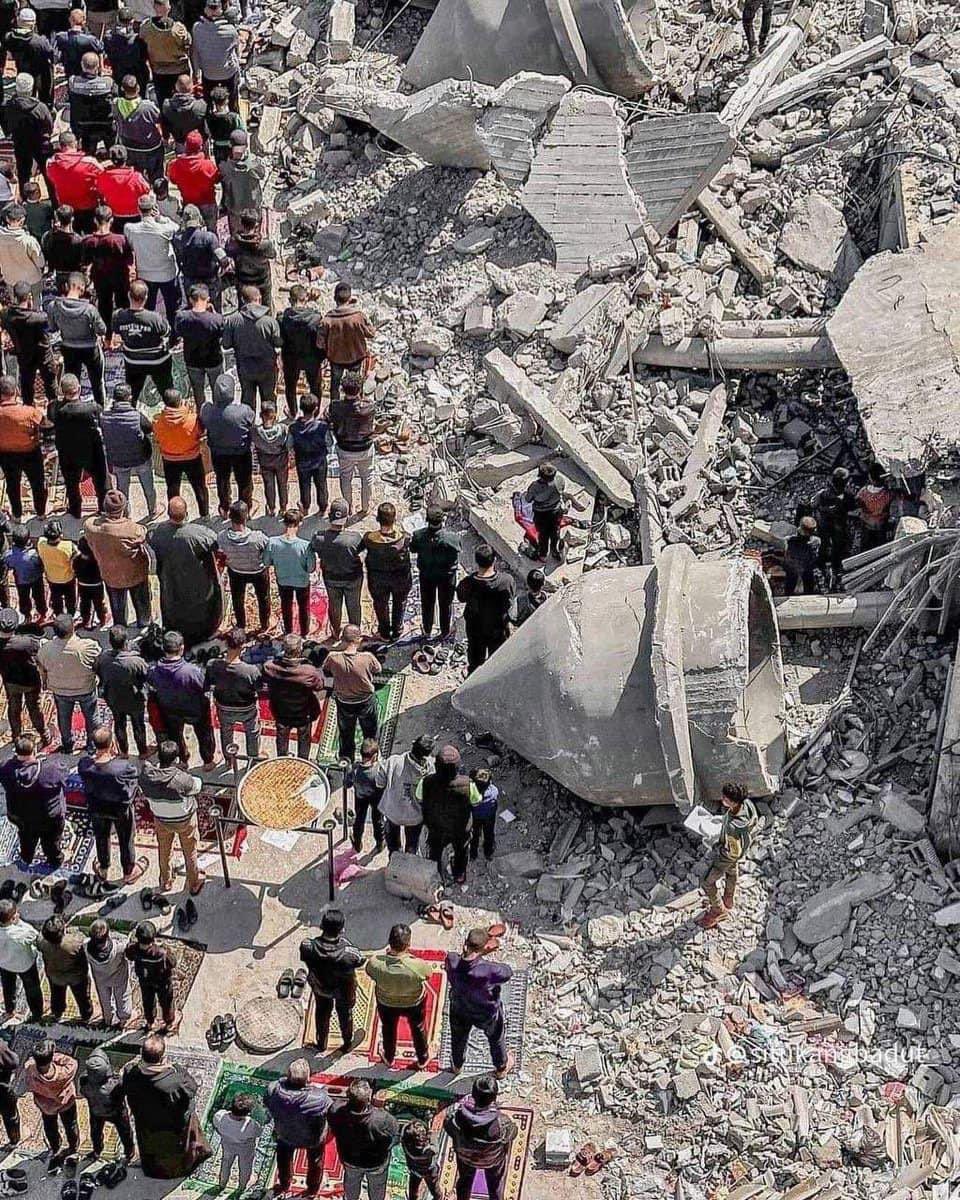Palestinians Hold Prayers in Destroyed Gaza Mosques
