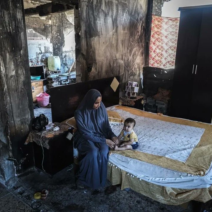 Palestinian Family Returns to Destroyed Home in Khan Younis