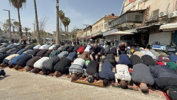 Worshippers Protest Al-Aqsa Closure, Pray at Nearest Accessible Point