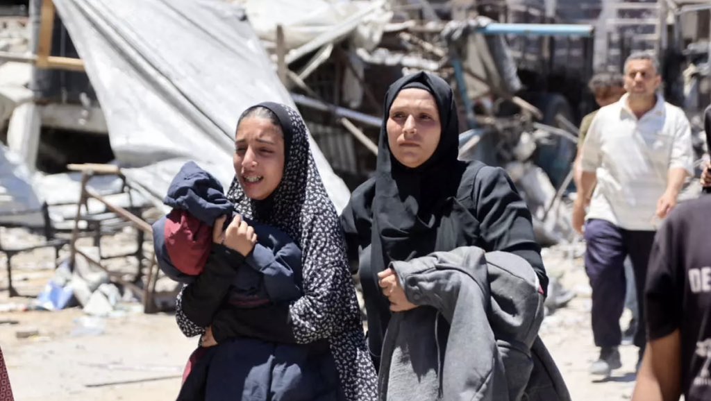 Israeli Bombing Casualties Trapped Under Rubble Near Egypt