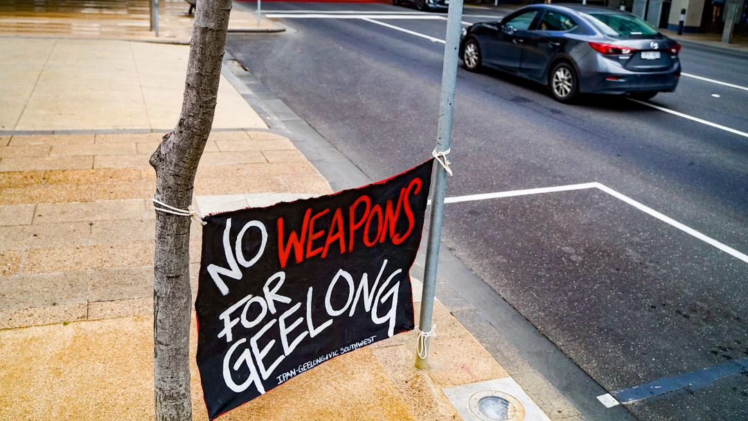 Palestine Supporters Protest Australian Defense Minister Over Israel