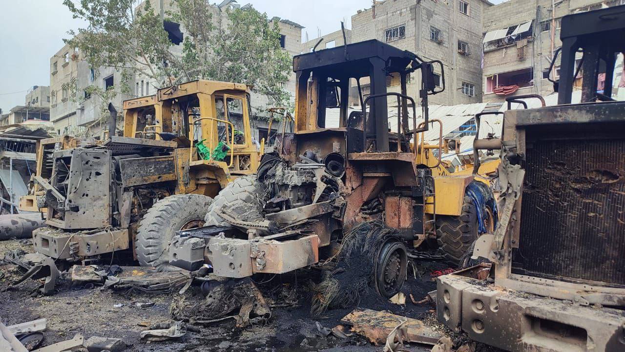 Israeli forces destroy Egyptian bulldozers in Gaza Strip
