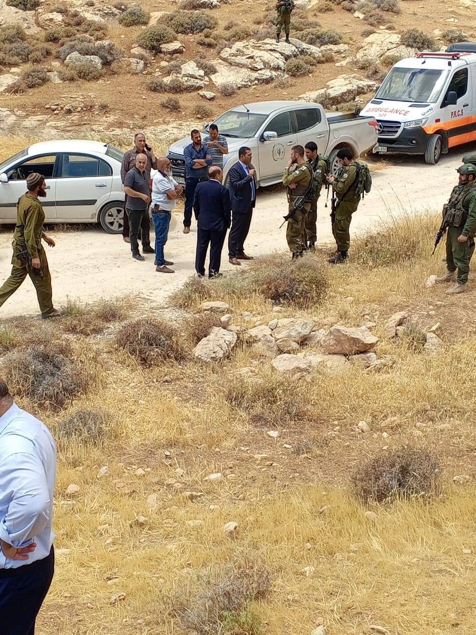 Israeli Settlers Attack Bani Naim Municipality During Water Project