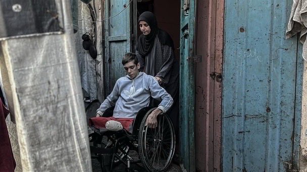 Jabalia Teenager Loses Legs to Explosive Device