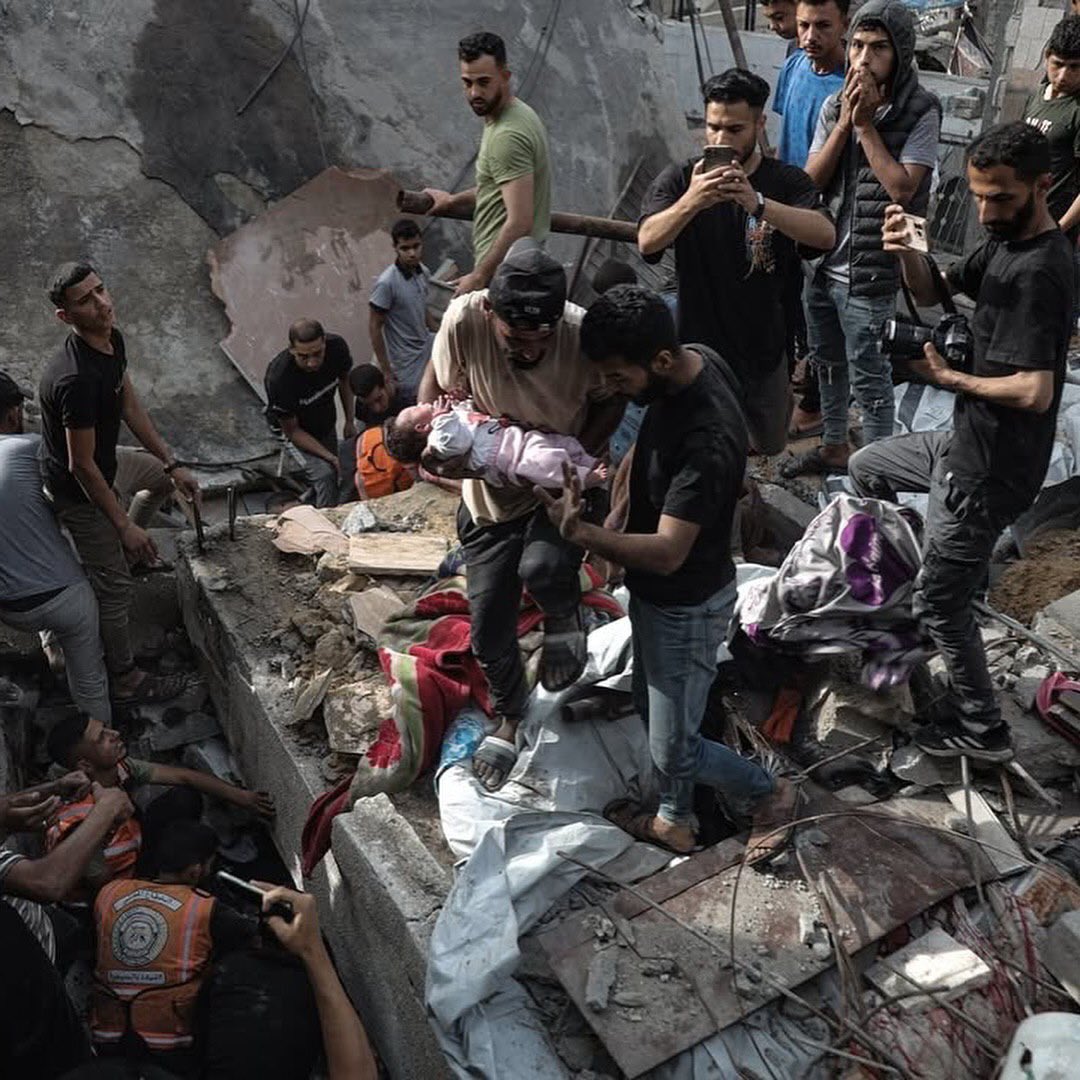Palestinians killed and injured in home bombing in Jabalia camp