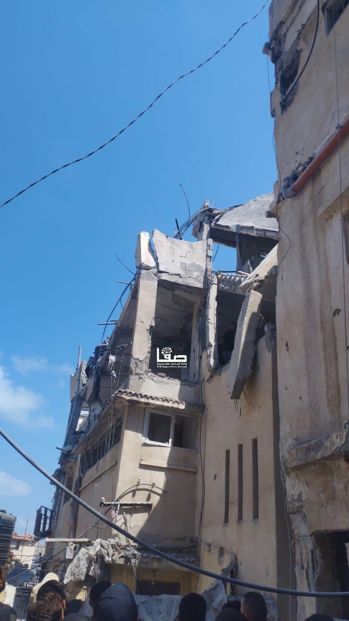 Israeli warplanes bomb Murad family home in Gaza City