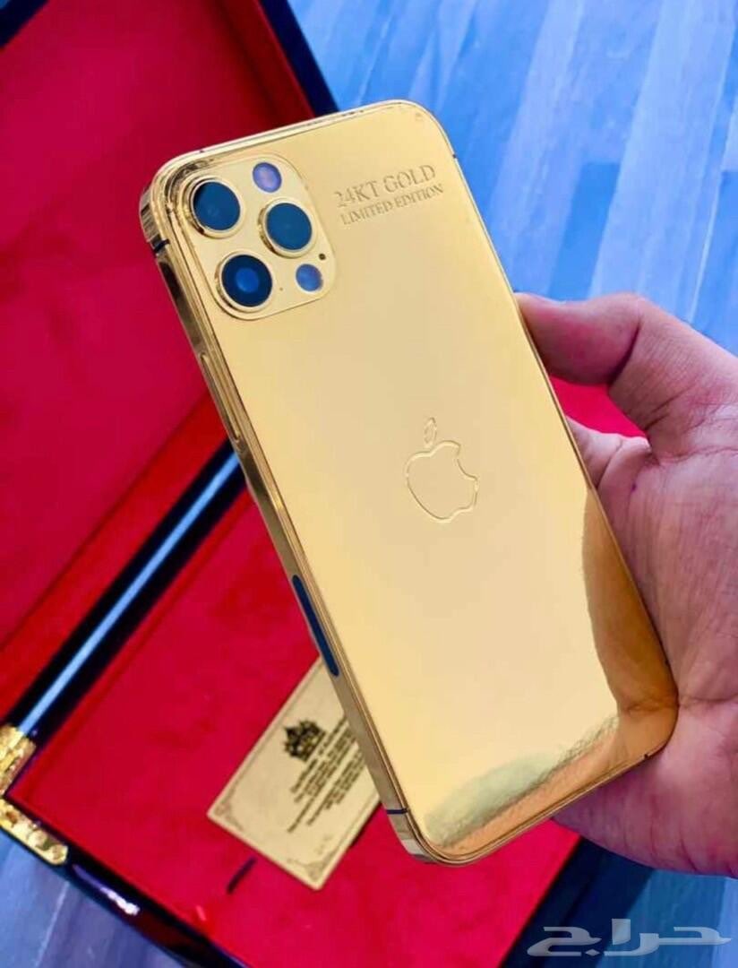 Israel allows luxury phones to Gaza while blocking essential supplies