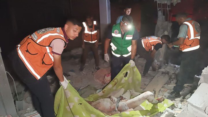 Israeli aircraft targets Abu Jalhoum family home in Jabalia camp