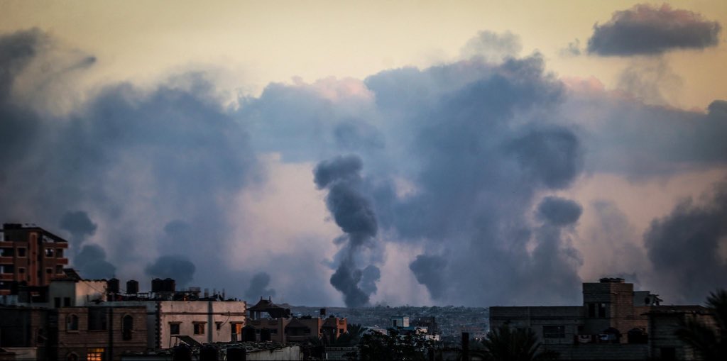 Israeli military carpet bombing reported in Khan Younis