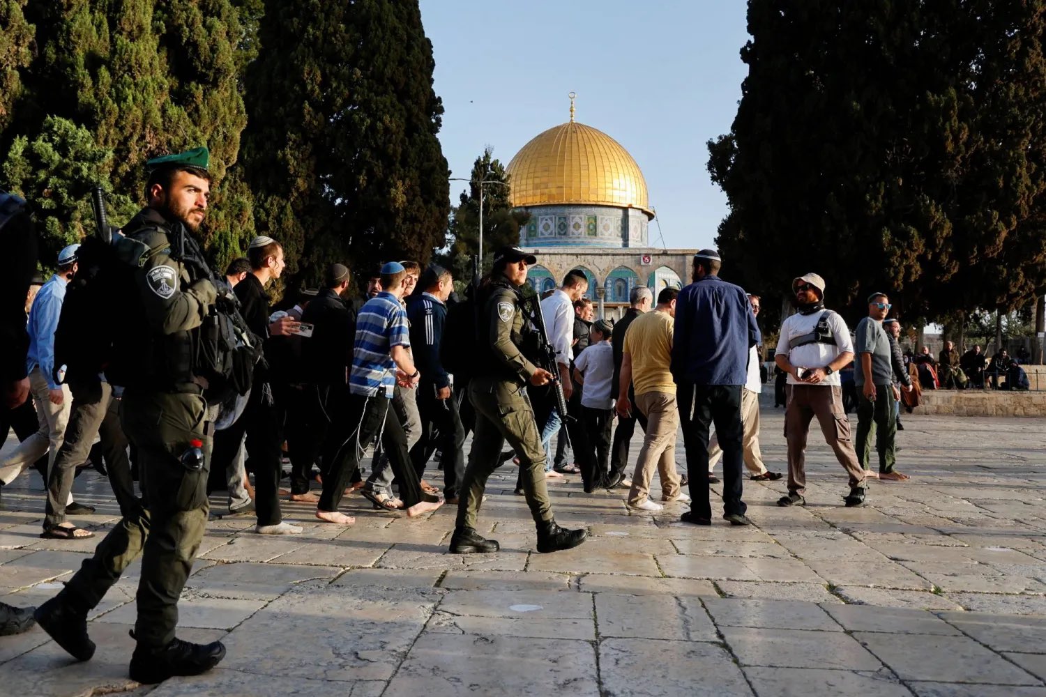 Settlers conduct provocative tours at Al-Aqsa Mosque