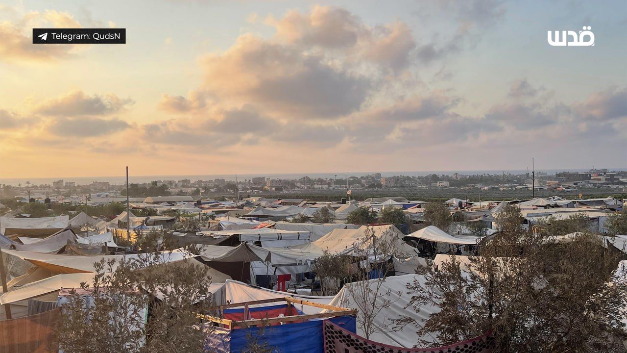 Overcrowded displacement camps in western Khan Younis after evacuation orders