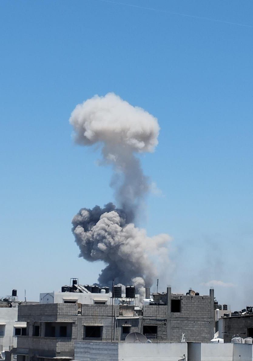 Israeli warplanes heavily target Shujaiya neighborhood in Gaza City
