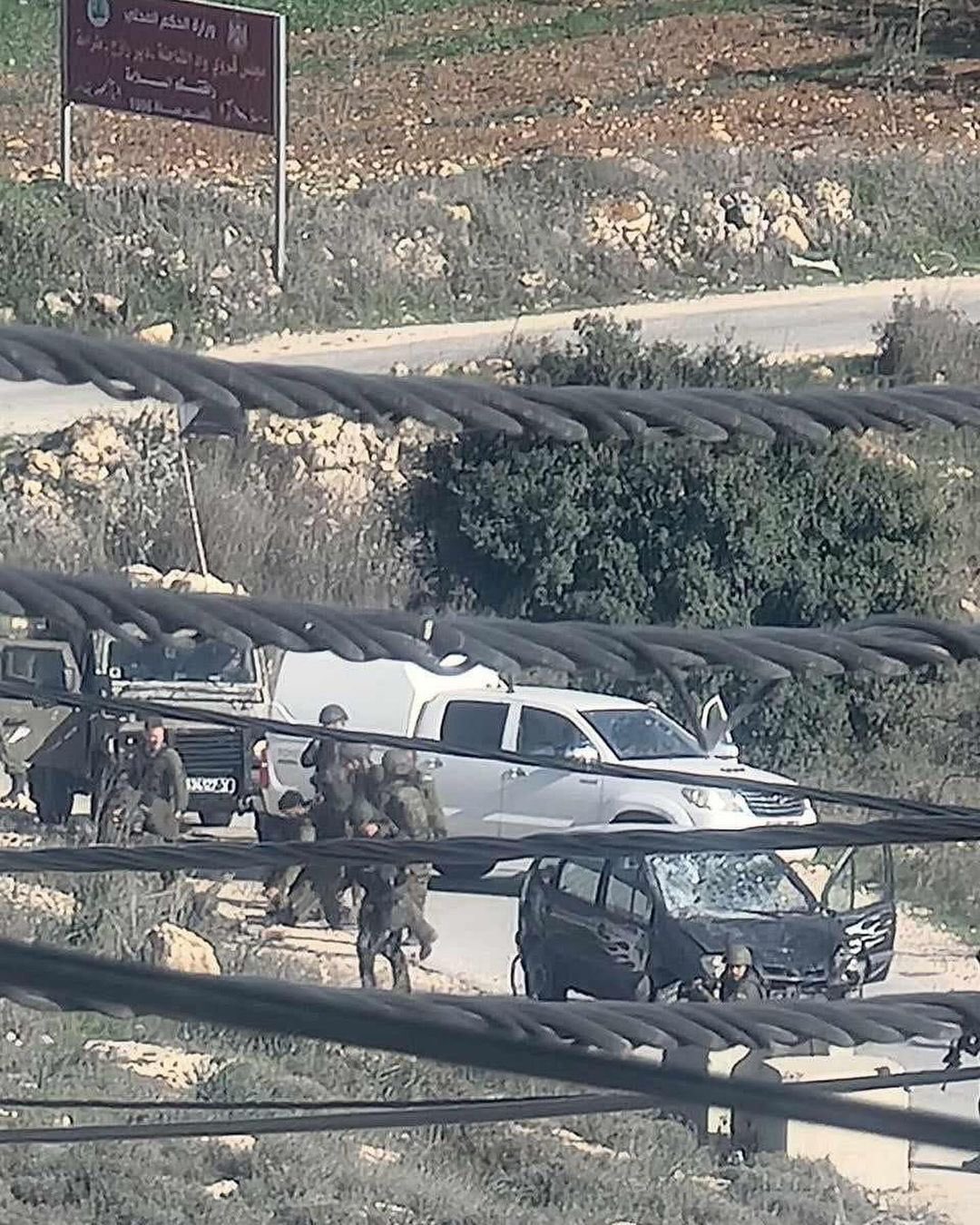 Israeli forces open fire at vehicle near Hebron allegedly running over soldiers