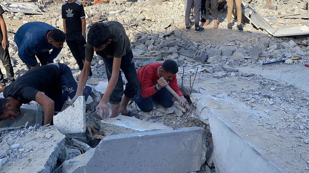 Israeli Bombing in Beit Lahiya Kills Residents, Civil Defence Absent
