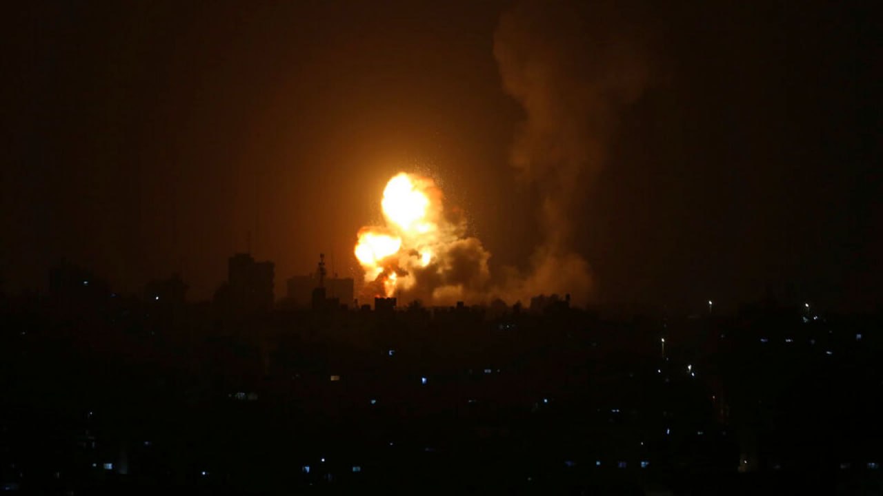 Israeli airstrikes kill twelve people including children in Gaza