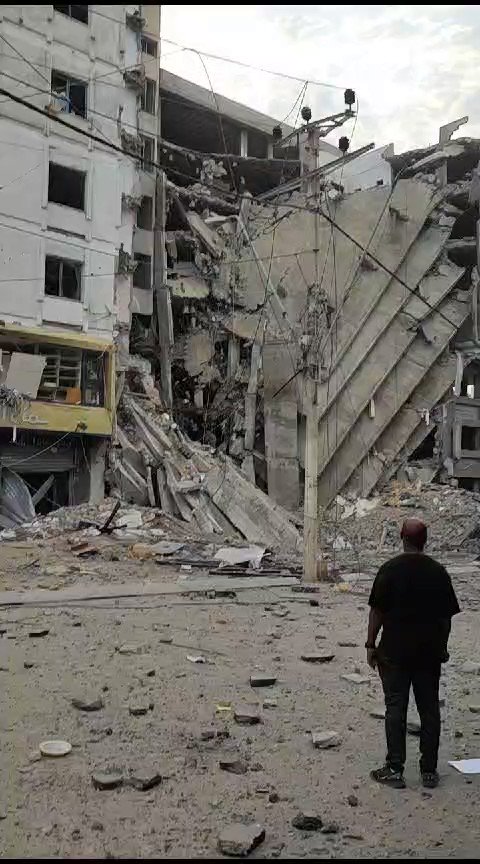 Israeli Warplanes Destroy Bank in Gaza Strip