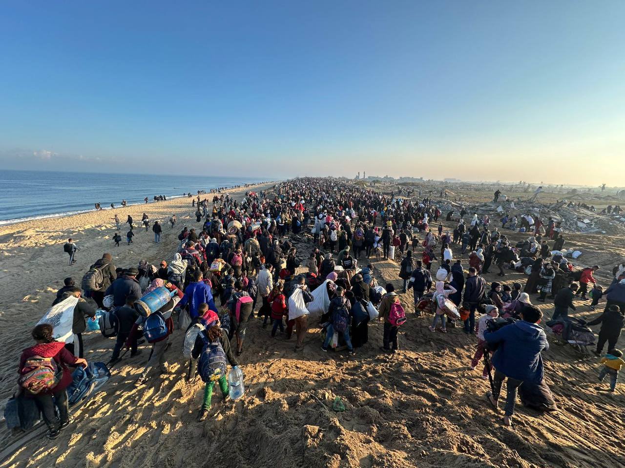 Displaced Gazans Return Home Amid Celebration