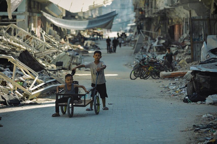 Occupation forces destroy Shate’ refugee camp in Gaza