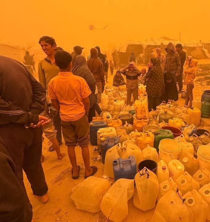 Yellow dust storm worsens living conditions in Gaza tent camps